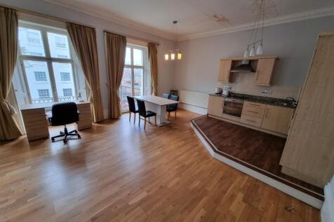 Flat 3, 3 Clarendon Square, Leamington Spa photo 2