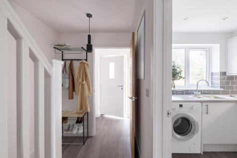 TheViews - Hallwa...