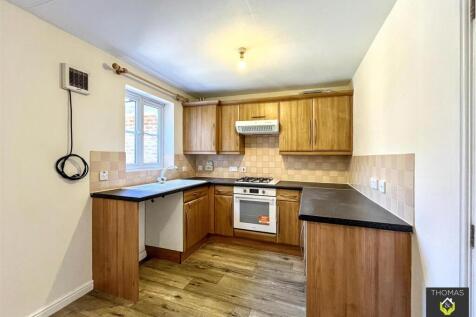 Bishops Castle Way, Gloucester photo 5