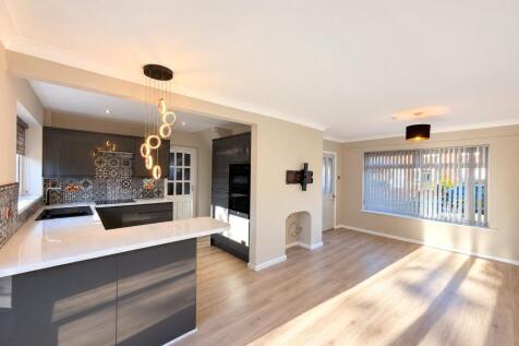 Park Avenue, Allerton Bywater, WF10 photo 2