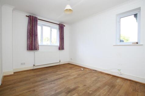 FITZALAN ROAD, HORSHAM photo 4