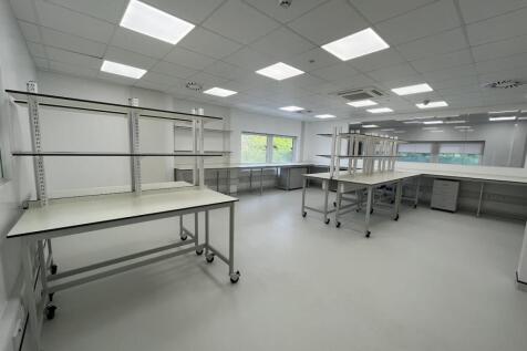 7400 ARC Oxford Lab interior 2.JPG