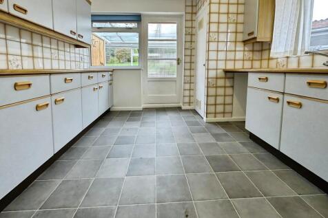 Balmoral Road, Salisbury, SP1 photo 4