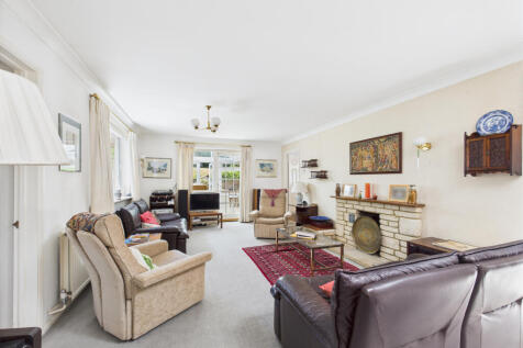 CAM01354G0-PR0550-STILL009