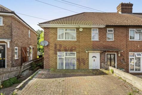 56 Spearing Rd, HP12 3JR (LOW RES)-13.jpg