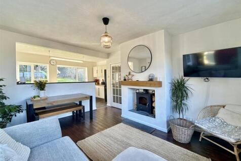 Living Area.jpeg