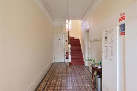 Flat 1 64 Bodenham Road (35).jpg