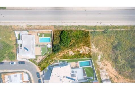 Urban Plot in Lagos - Unique Opportunity!