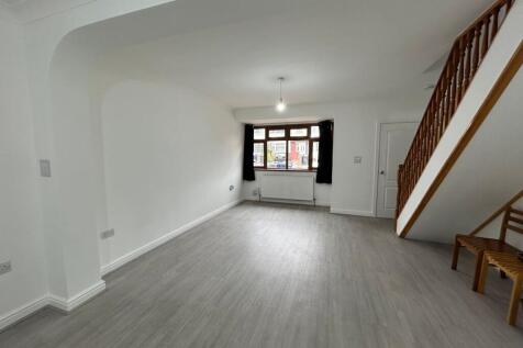 Empire Road, Perivale, Greenford, UB6 photo 4