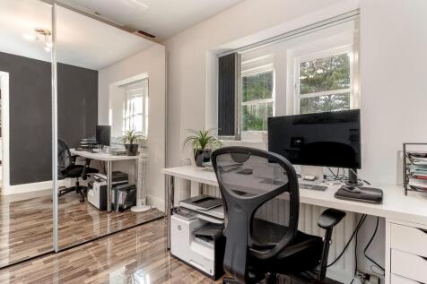 Master Bedroom Dressing Room.jpg