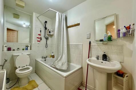 WhatsApp Image 2025-09-05 at 13.42.05_104af351.jpg