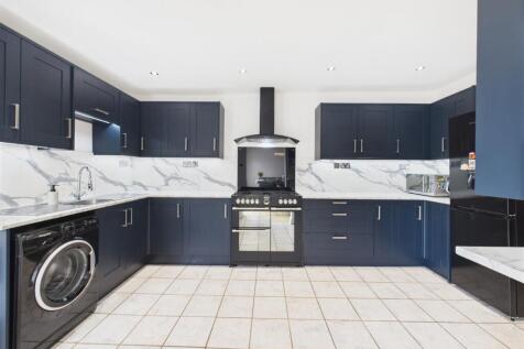 CAM03975G0-PR0126-STILL013 (1).jpg