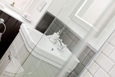 6 bed, 3 bath Semi-Detached in Edinburgh - Photo 23
