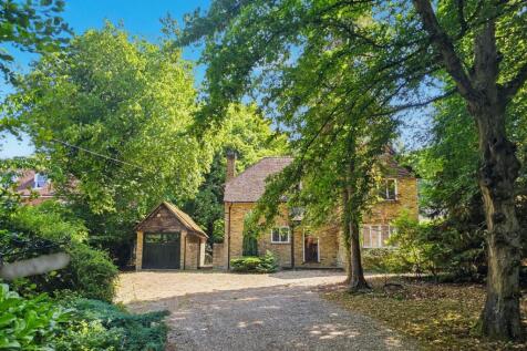 66 Burgess Wood Road South, Beaconsfield, Buckinghamshire HP9 1EJ