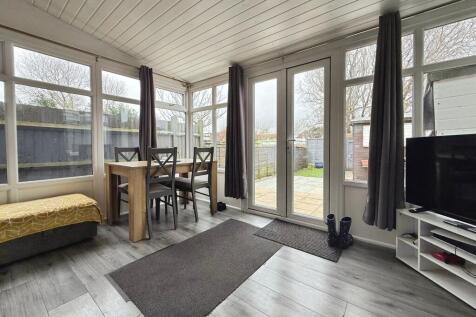 Conservatory/Dining Room