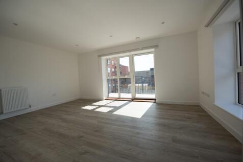 Pitcher Lane, Ashford, Surrey, TW15 photo 3