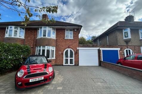 Northampton, NN4 - property photo