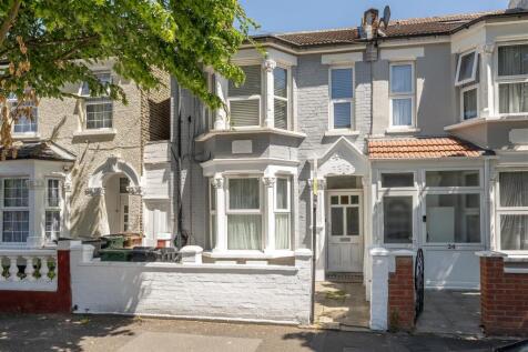 Whitney Road, E10