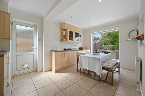 Kitchen (dining).jpg