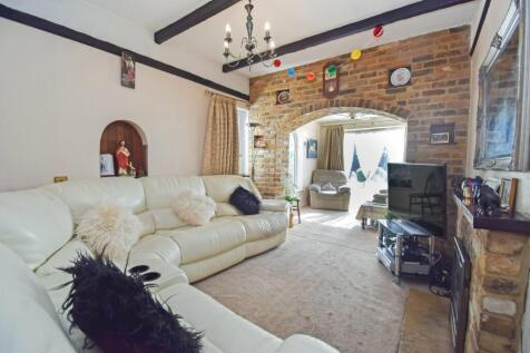 Living/Sitting Room