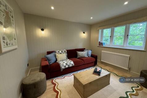 Snug/Tv Room 