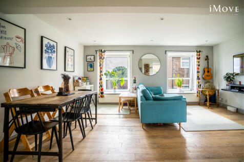 London, SE19 - property photo