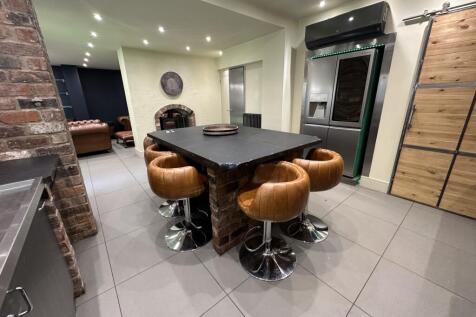 Royle Green Road, Manchester, M22 4NS photo 3