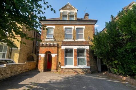 Ground Floor 2 bedroom flat with garden