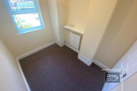|Ref: R214168|, Hamilton Road, Bishopstoke, Eastleigh, SO50 6AU photo 5