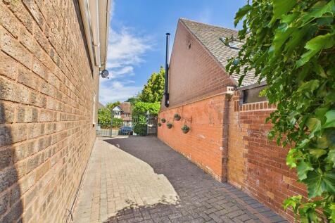 CAM03830G0-PR0184...