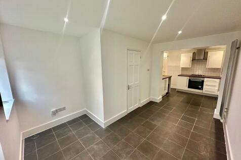 Kitchen/ Dining Room