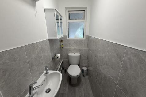 GREENSOME DRIVE, FERNDOWN photo 4