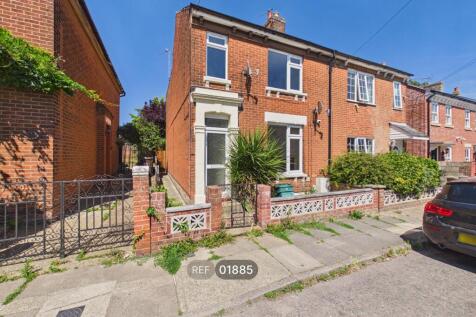 3-bed semi-detached on Winchester Road, Colchester, Essex, CO2 7LL, £1,200/mo