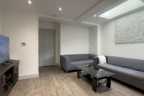 6-bed terraced on Blenheim Road, Reading, RG1, £4,950/mo
