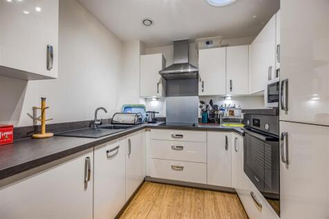 45 Shilling Place, Stakes Road, Waterlooville-Smal