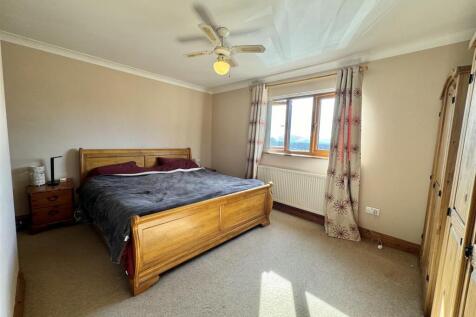 Bedroom 1 (Master Bedroom)