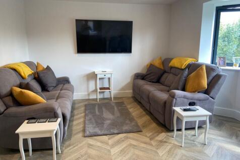 302 Noak Hill Road, Billericay photo 3