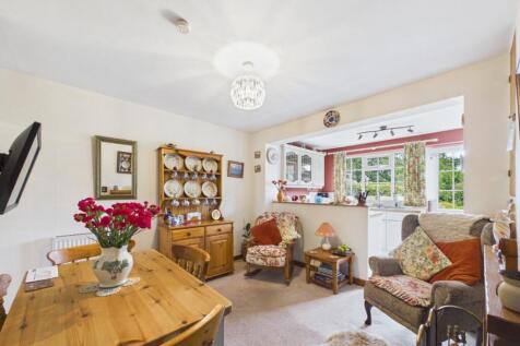 Kitchen/Dining Area