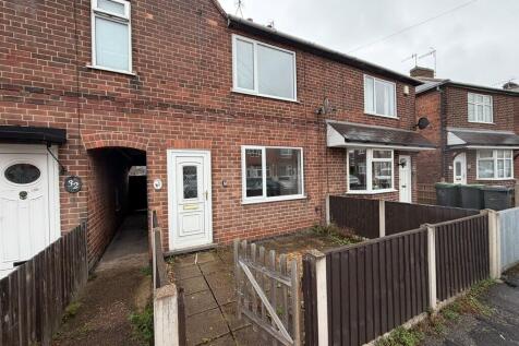 2-bed terraced on Manor Avenue, Stapleford, £895/mo