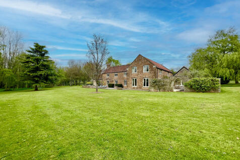 Rear View and Gro...