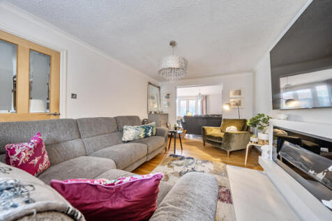 Beautifully Presented Three-Bedroom Property