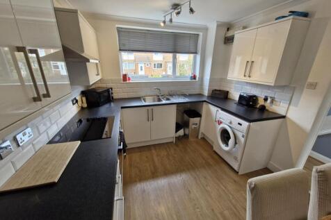Leaholme Gardens, Whitchurch, Bristol, Bristol City photo 3