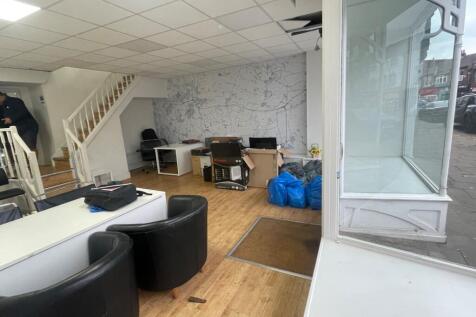 Retail Property (high street) to rent Image 3