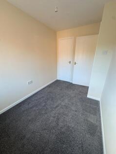Bullfinch Road, Nottingham, NG6 photo 3