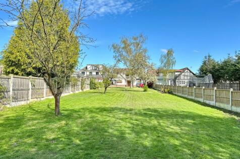 Garden to rear of house