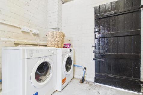 Studio/Workshop/Utility