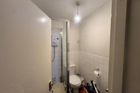 GF 455 CMR Shower Room.jpeg