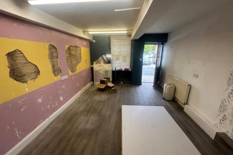 Retail Property (high street) to rent Image 3