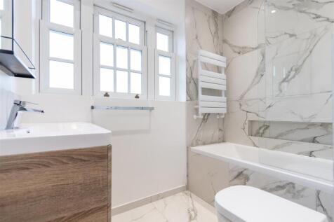 bathroom (1 of 1).jpg
