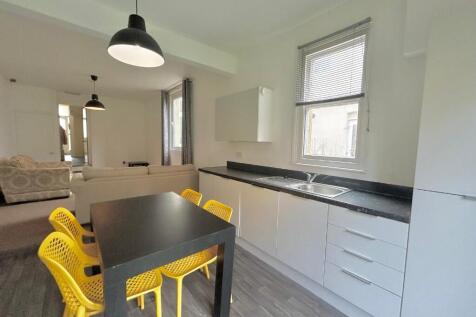 Colum Road, Cathays, Cardiff photo 4
